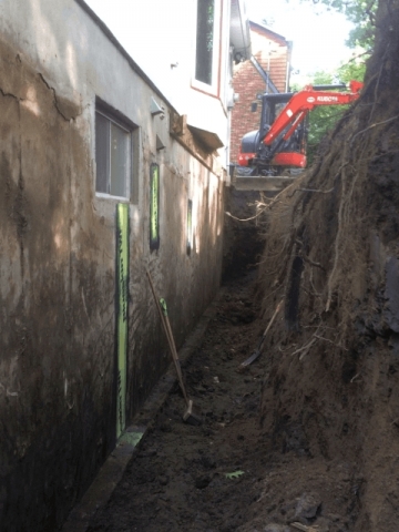 Drain excavation 640 x 480 px
